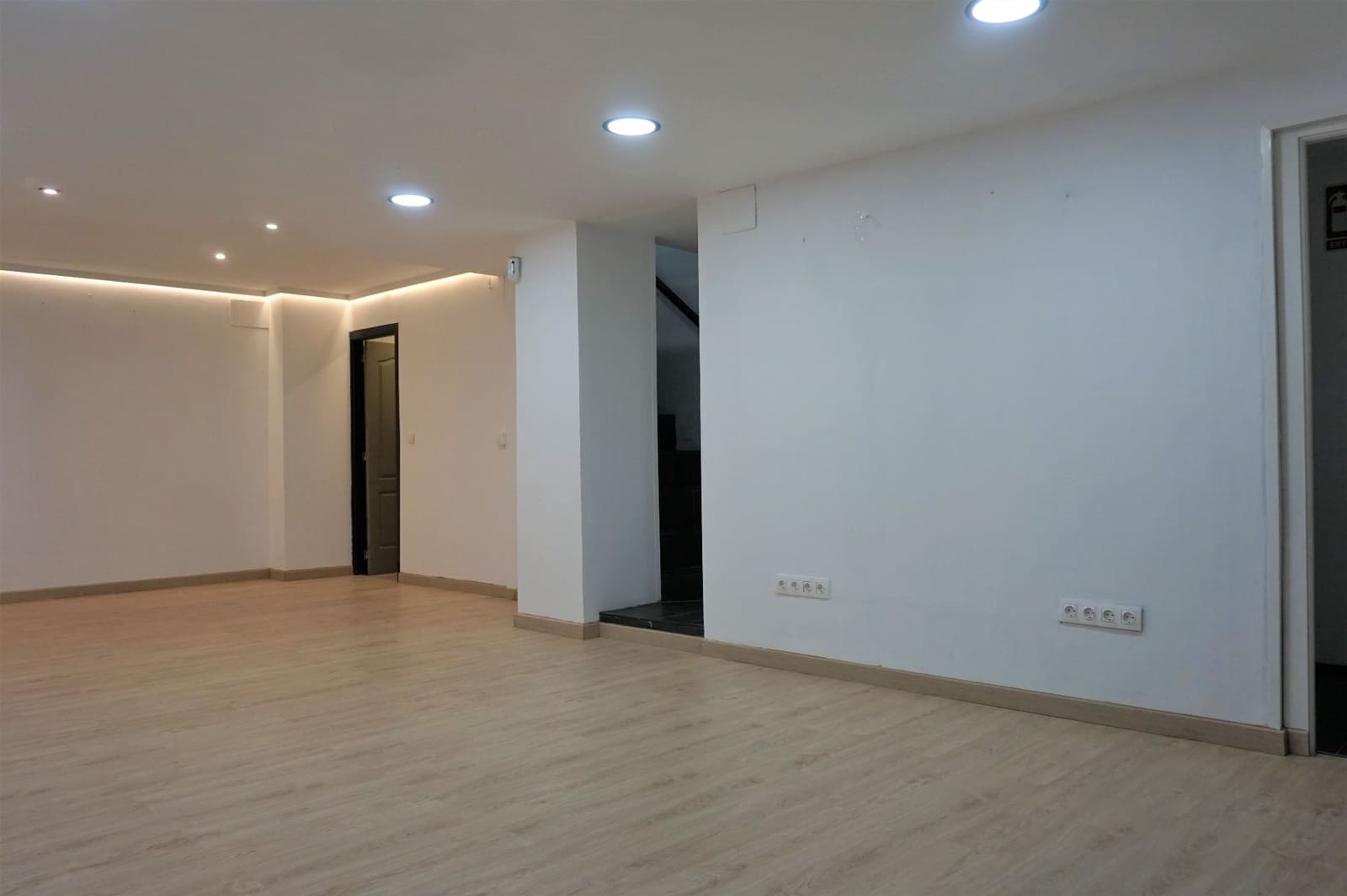 Commercial for sale in Altea - € 239,500 (Ref: 7636203)