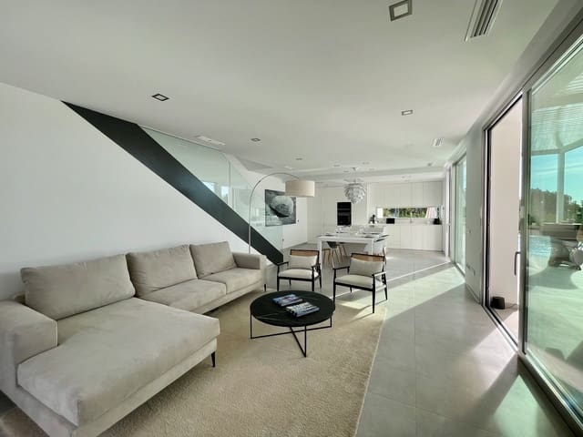 Chalet de 3 habitaciones en Finestrat en venta con piscina garaje - 695.000 € (Ref: 7697755)