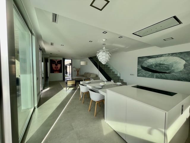 Chalet de 3 habitaciones en Finestrat en venta con piscina garaje - 695.000 € (Ref: 7697755)