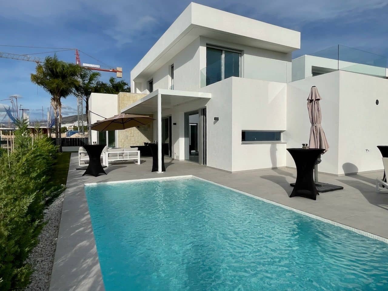 Chalet de 3 habitaciones en Finestrat en venta con piscina garaje - 695.000 € (Ref: 7697755)