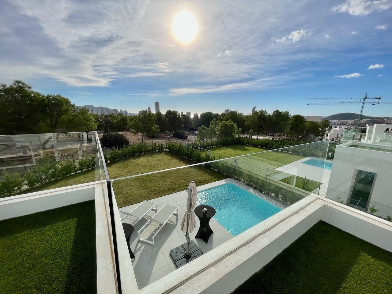 Chalet de 3 habitaciones en Finestrat en venta con piscina garaje - 695.000 € (Ref: 7697755)