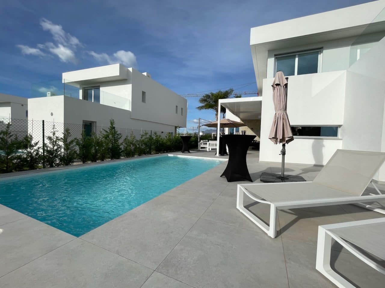 Chalet de 3 habitaciones en Finestrat en venta con piscina garaje - 695.000 € (Ref: 7697755)