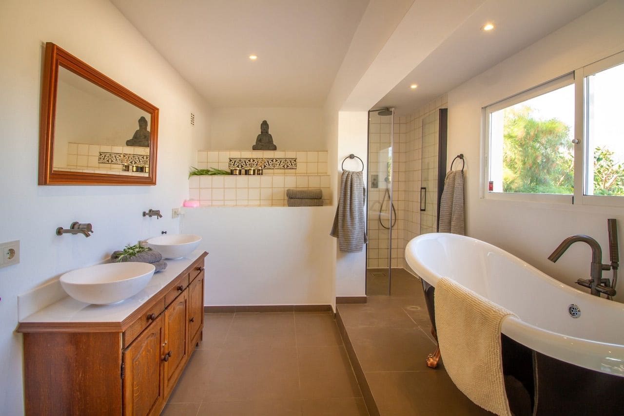 5 bedroom Villa for sale in Alfaz del Pi / L'Alfas del Pi with pool garage - € 995,000 (Ref: 7731963)