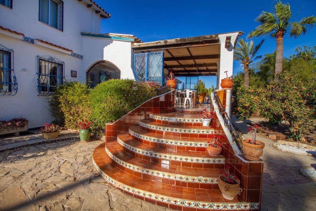 5 bedroom Villa for sale in Alfaz del Pi / L'Alfas del Pi with pool garage - € 995,000 (Ref: 7731963)