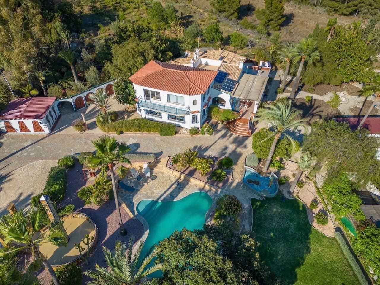 5 bedroom Villa for sale in Alfaz del Pi / L'Alfas del Pi with pool garage - € 995,000 (Ref: 7731963)