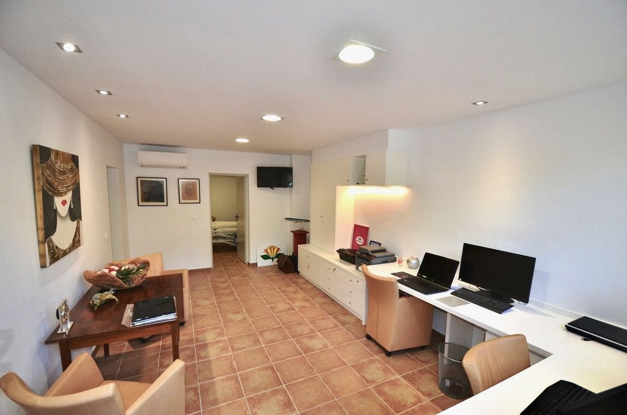 4 bedroom Villa for sale in Altea with pool garage - € 980,000 (Ref: 7754299)