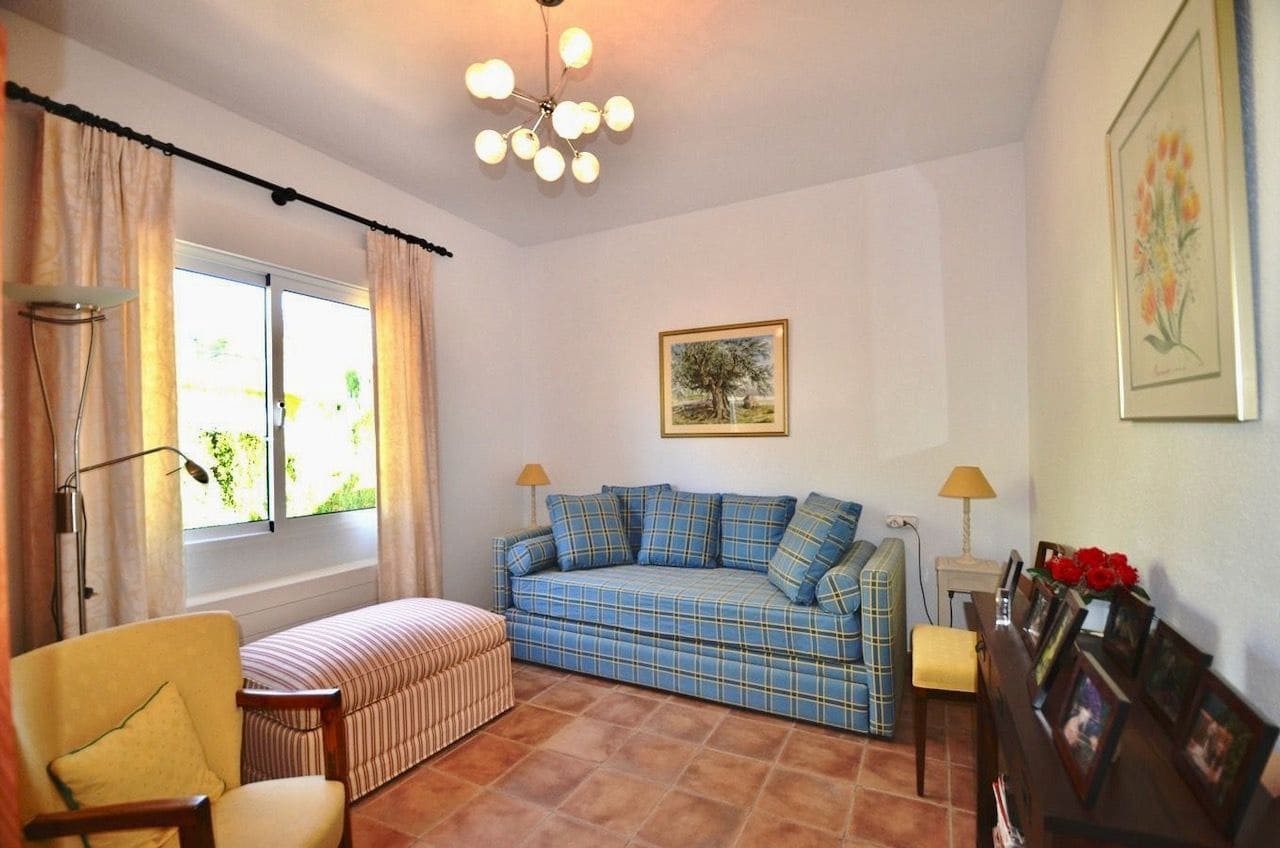 4 bedroom Villa for sale in Altea with pool garage - € 980,000 (Ref: 7754299)