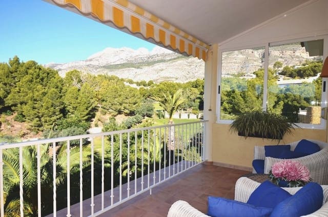4 sovrum Villa till salu i Altea med pool garage - 980 000 € (Ref: 7754299)