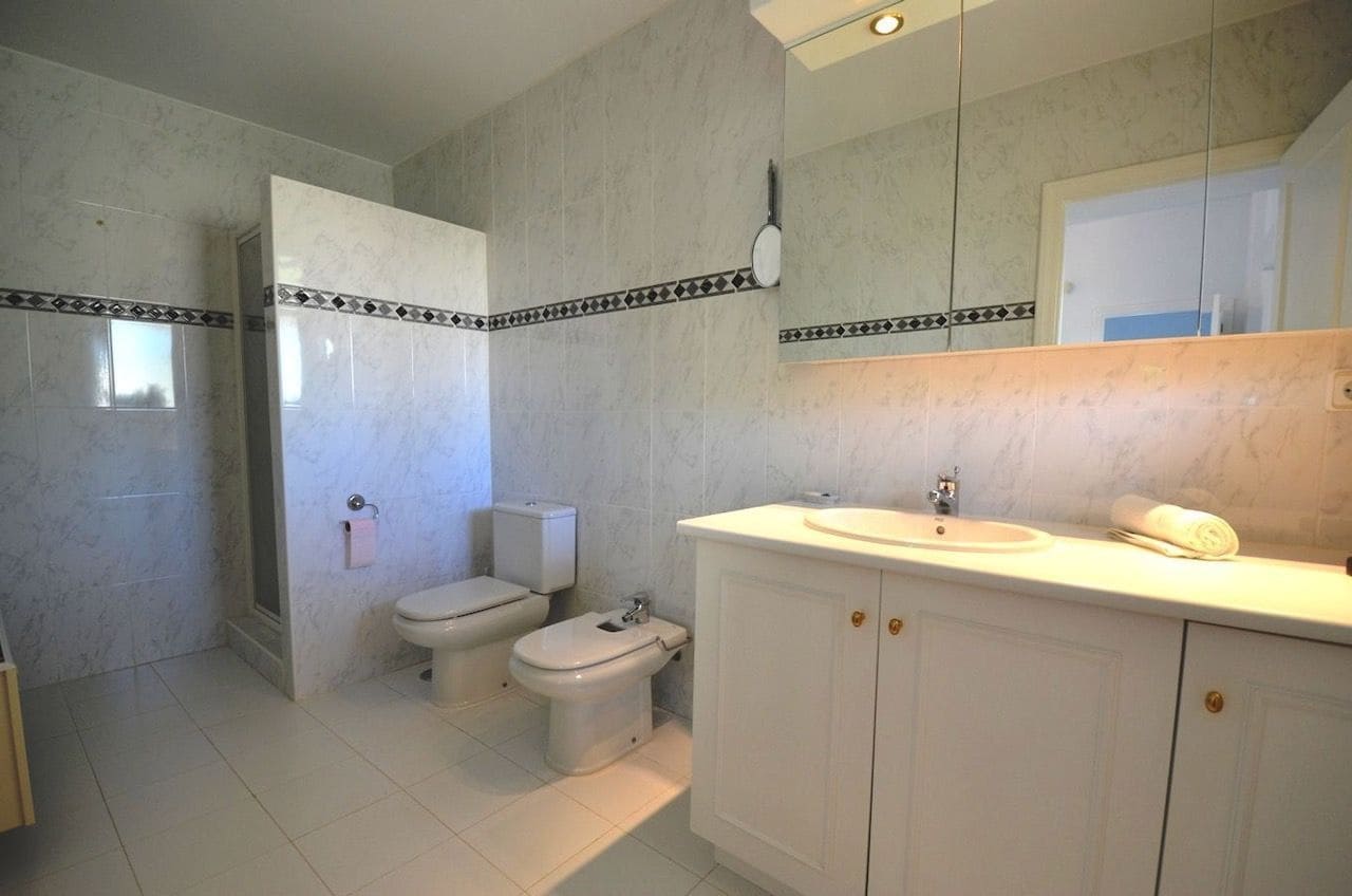 4 bedroom Villa for sale in Altea with pool garage - € 980,000 (Ref: 7754299)