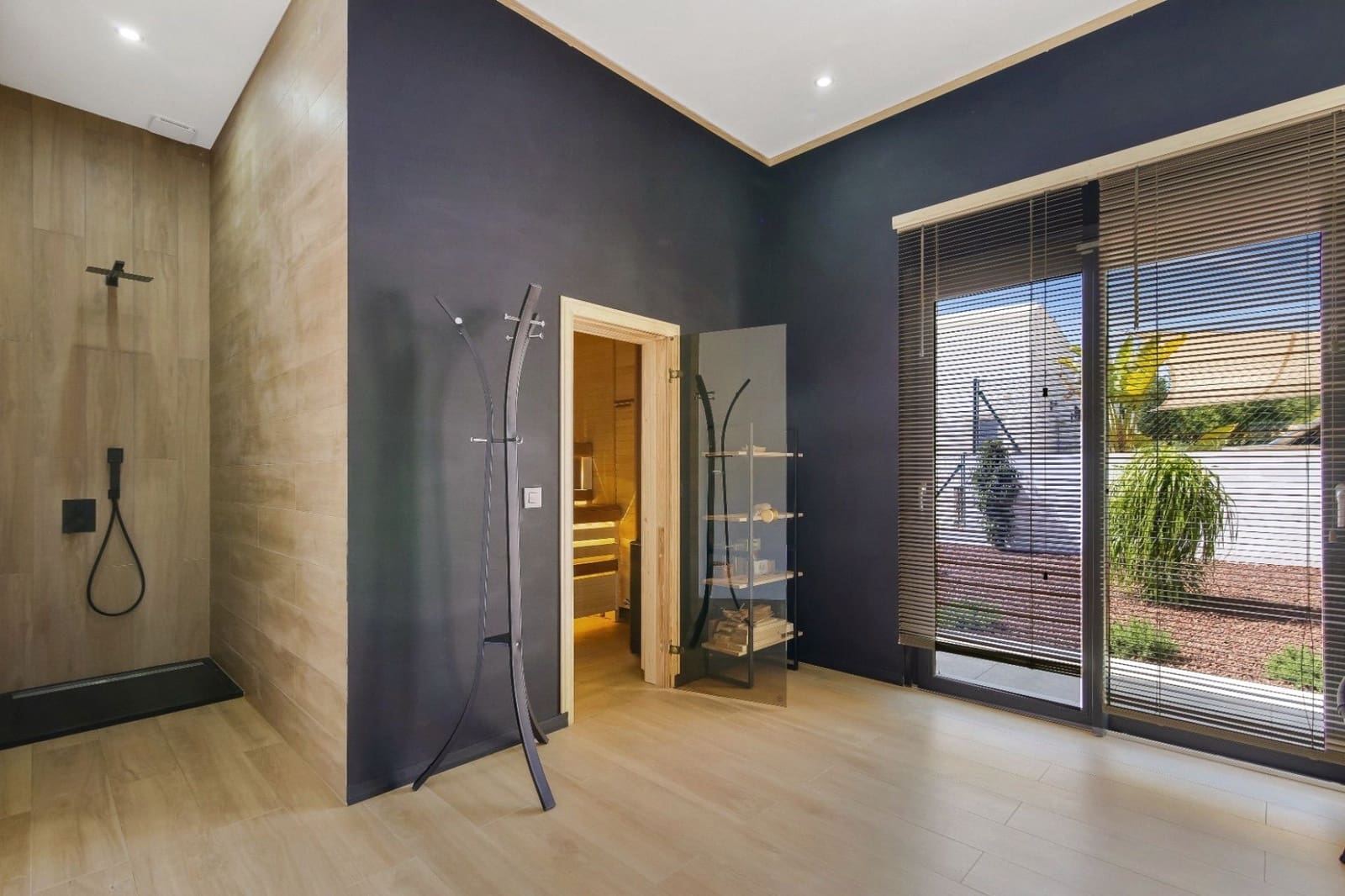 4 bedroom Villa for sale in Altea with pool garage - € 995,000 (Ref: 8133093)