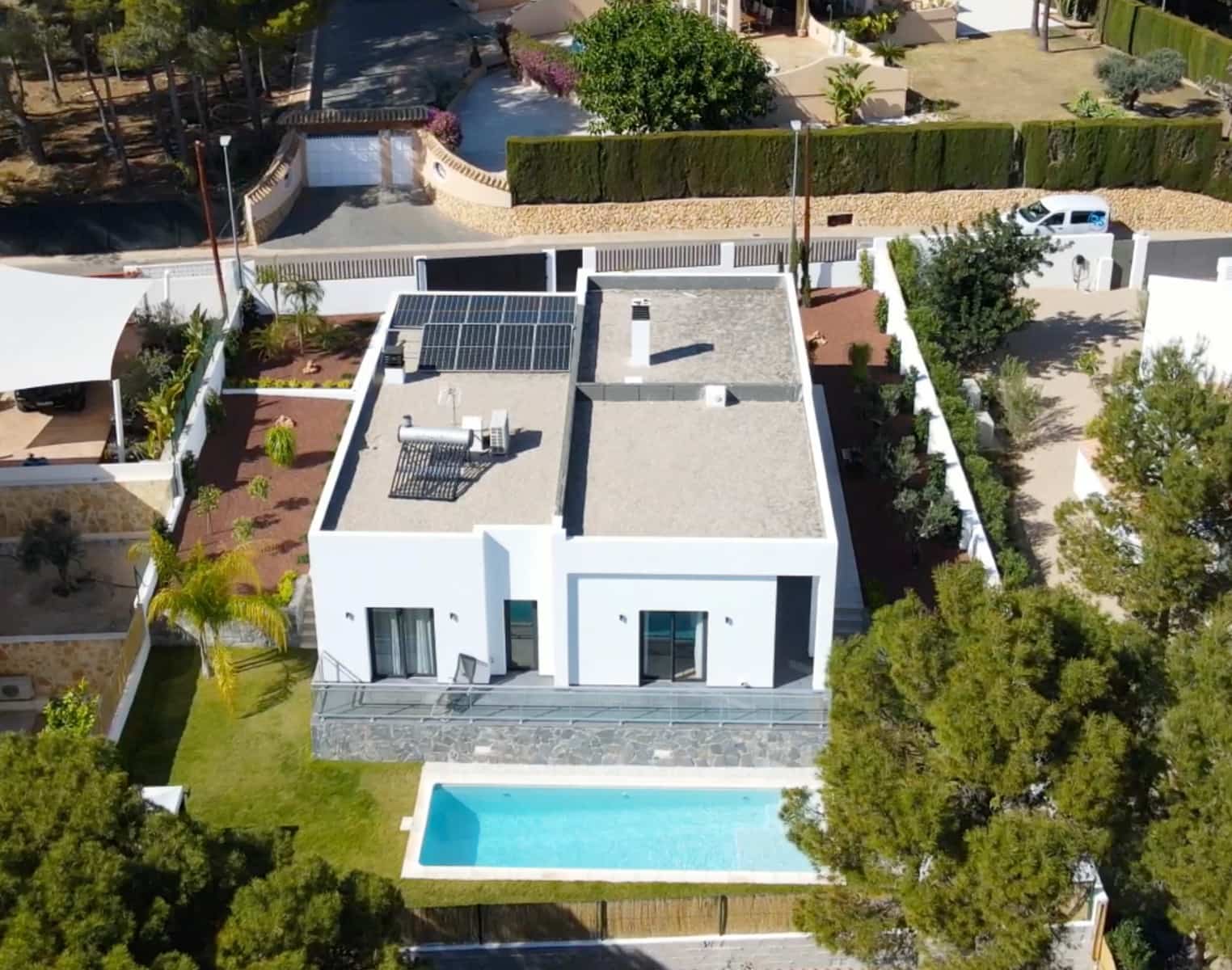 4 bedroom Villa for sale in Altea with pool garage - € 995,000 (Ref: 8133093)