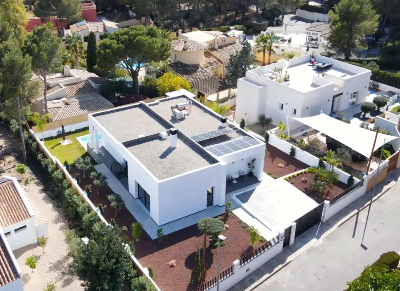 4 bedroom Villa for sale in Altea with pool garage - € 995,000 (Ref: 8133093)