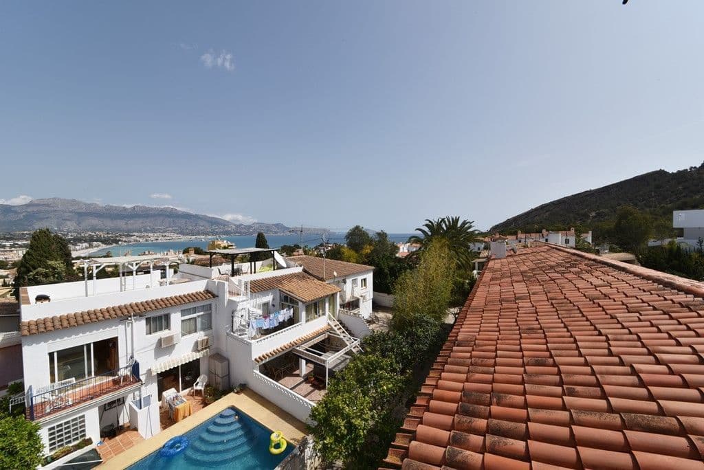 Grunde uden byggetilladelser til salg i Albir - € 600.000 (Ref: 8305069)