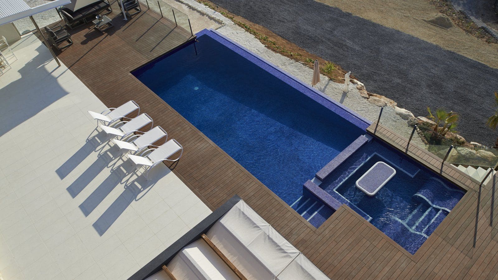 Grunde uden byggetilladelser til salg i Albir - € 600.000 (Ref: 8305069)