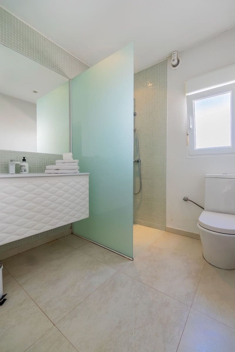 5 Zimmer Villa zu verkaufen in La Nucia mit Pool Garage - 695.000 € (Ref: 8421010)