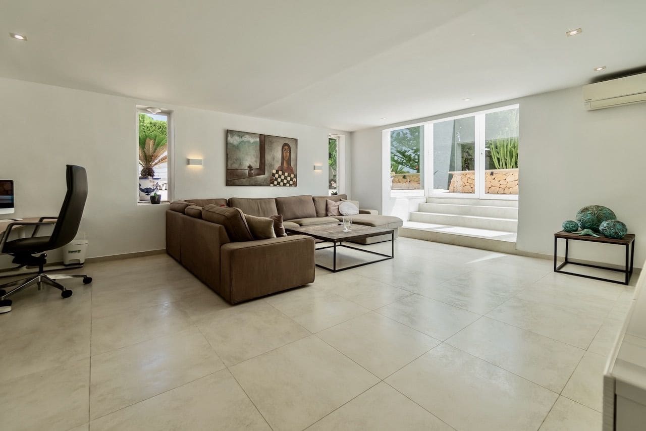 5 Zimmer Villa zu verkaufen in La Nucia mit Pool Garage - 695.000 € (Ref: 8421010)