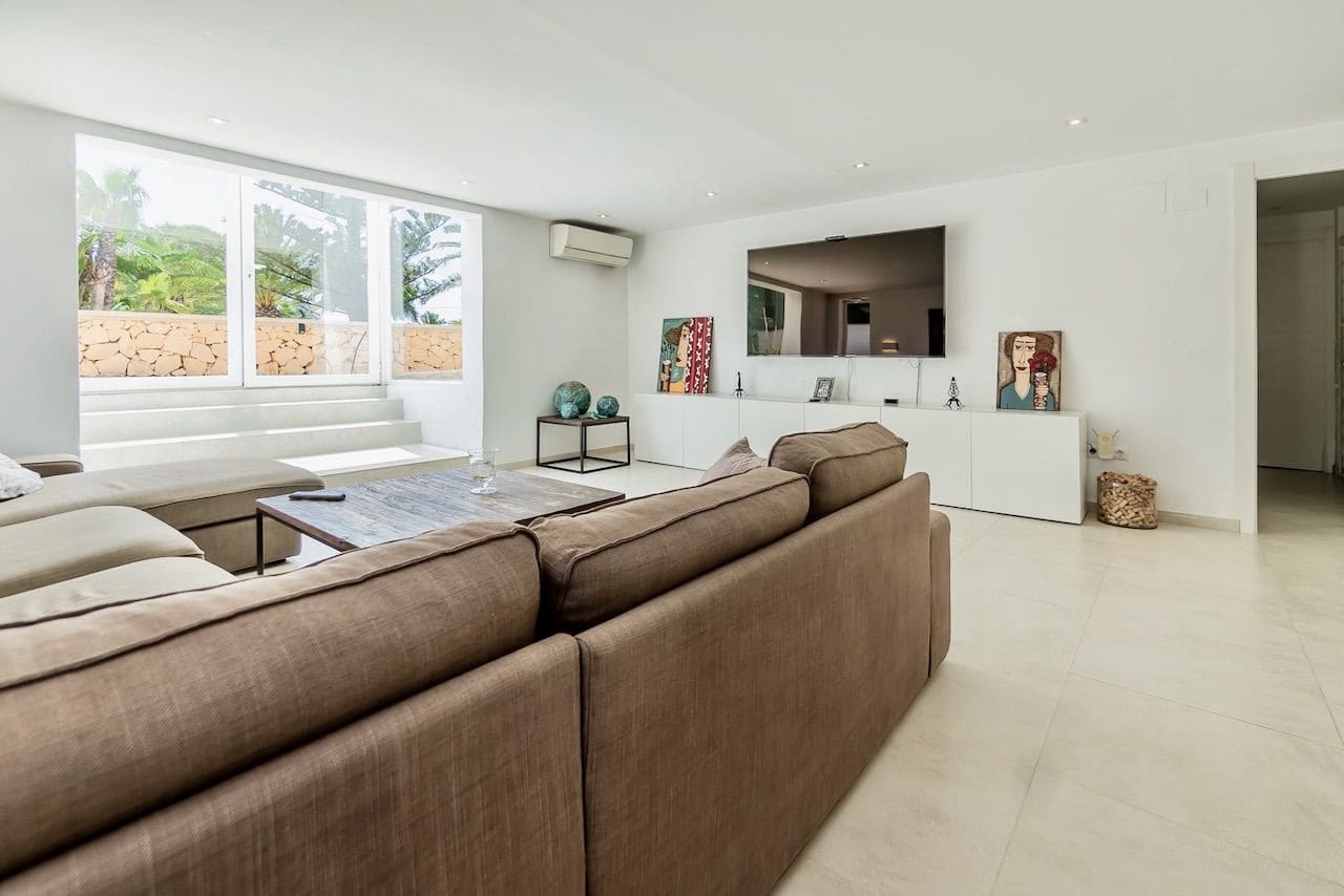 5 Zimmer Villa zu verkaufen in La Nucia mit Pool Garage - 695.000 € (Ref: 8421010)