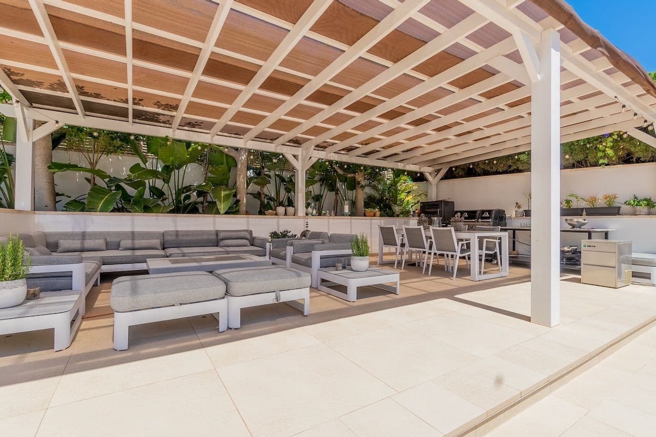 5 Zimmer Villa zu verkaufen in La Nucia mit Pool Garage - 695.000 € (Ref: 8421010)