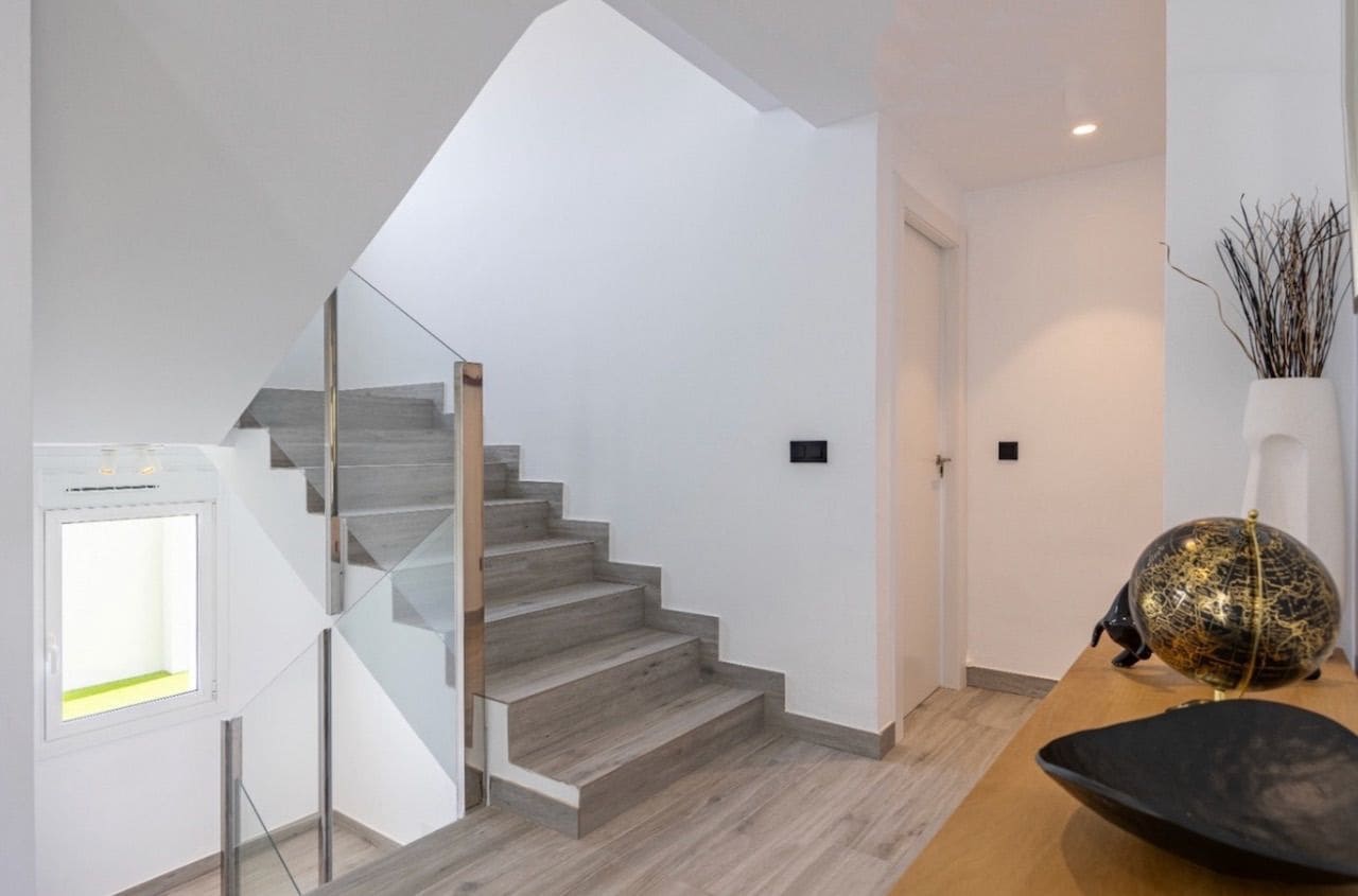 Chalet de 4 habitaciones en Alfaz del Pi / L'Alfàs del Pi en venta con piscina garaje - 1.340.000 € (Ref: 8469920)