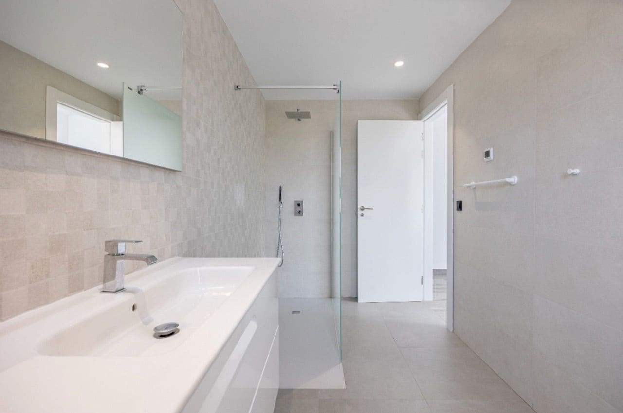 Chalet de 4 habitaciones en Alfaz del Pi / L'Alfàs del Pi en venta con piscina garaje - 1.340.000 € (Ref: 8469920)