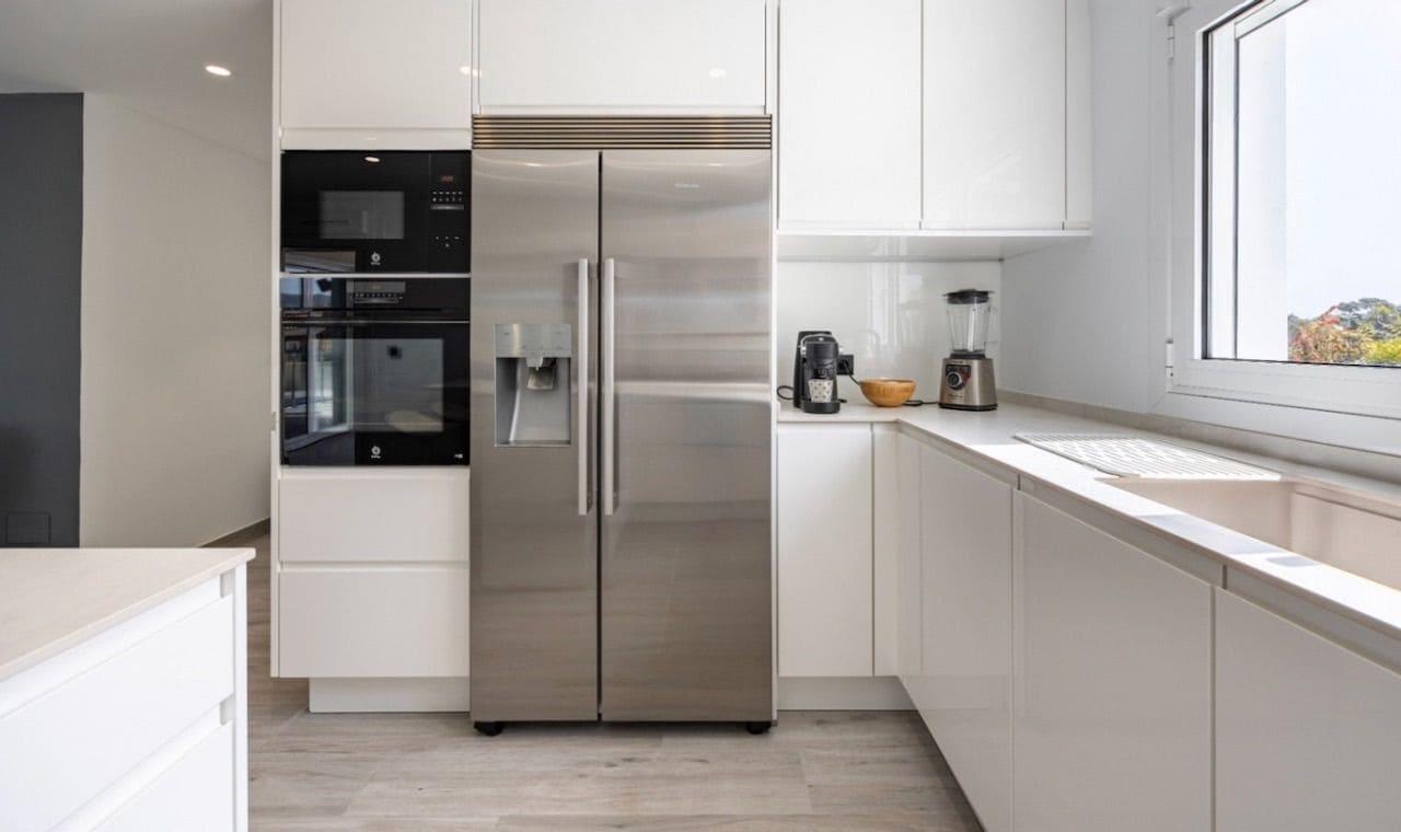 Chalet de 4 habitaciones en Alfaz del Pi / L'Alfàs del Pi en venta con piscina garaje - 1.340.000 € (Ref: 8469920)