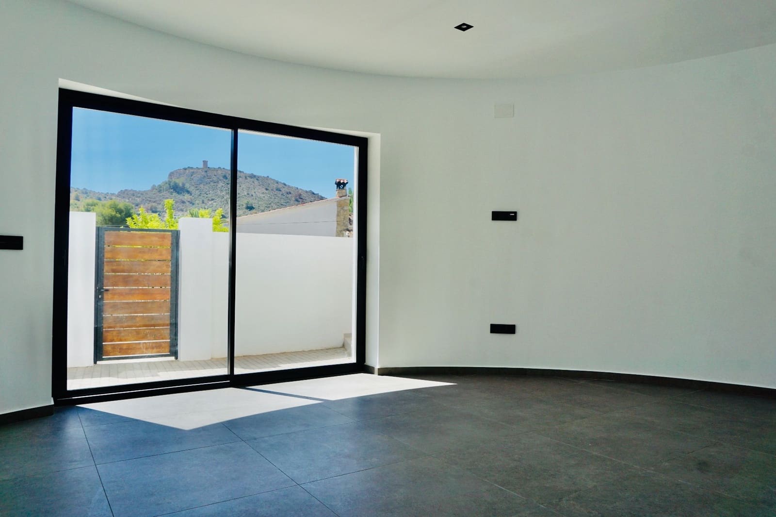 4 soverom Villa til salgs i Moraira med svømmebasseng garasje - € 1 495 000 (Ref: 8504033)