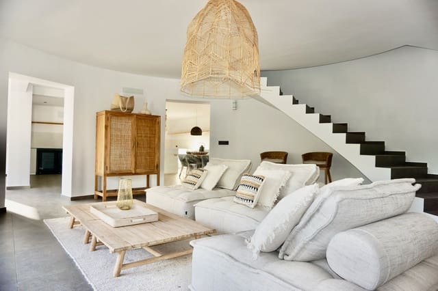 4 soverom Villa til salgs i Moraira, Teulada-Moraira med svømmebasseng garasje - € 1 495 000 (Ref: 8504033)