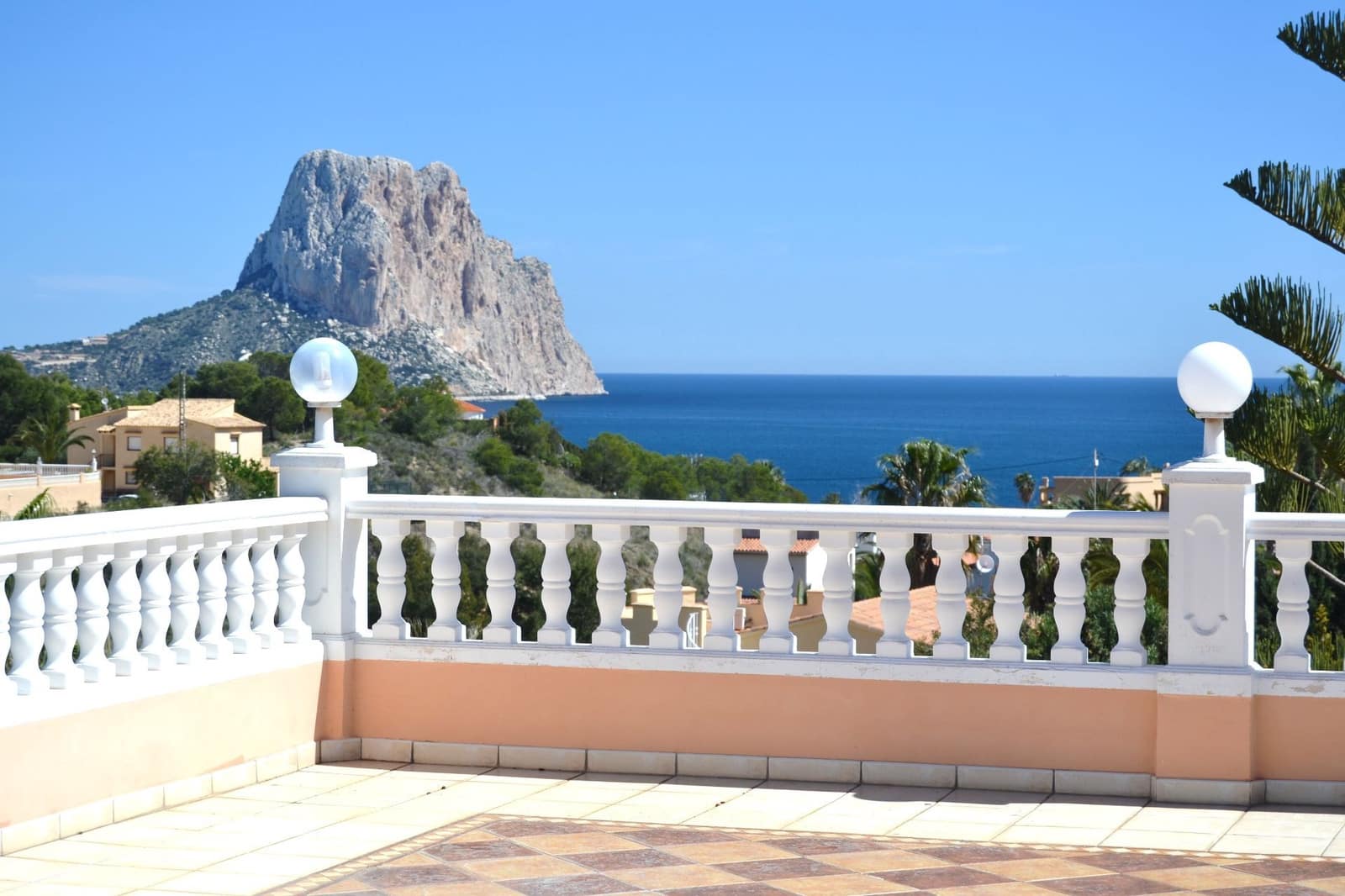 5 quarto Moradia para venda em Calpe / Calp com piscina garagem - 895 000 € (Ref: 8705890)