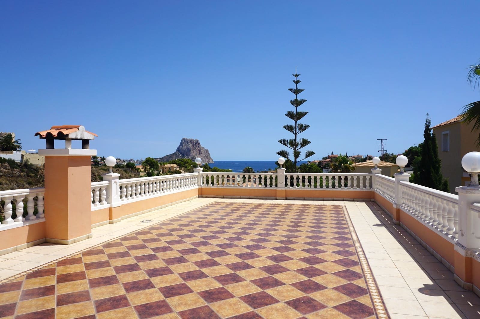 5 quarto Moradia para venda em Calpe / Calp com piscina garagem - 895 000 € (Ref: 8705890)