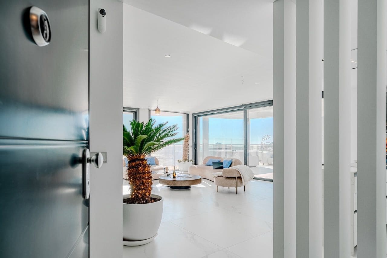 3 bedroom Apartment for sale in Benidorm with pool garage - € 1,550,000 (Ref: 8752122)