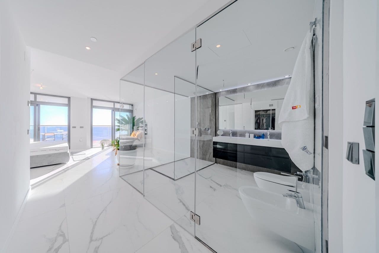 3 bedroom Apartment for sale in Benidorm with pool garage - € 1,550,000 (Ref: 8752122)