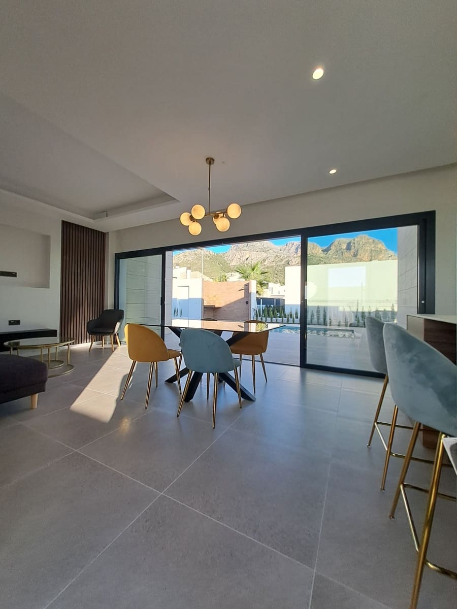 3 Zimmer Villa zu verkaufen in Polop mit Pool Garage - 525.000 € (Ref: 8938459)