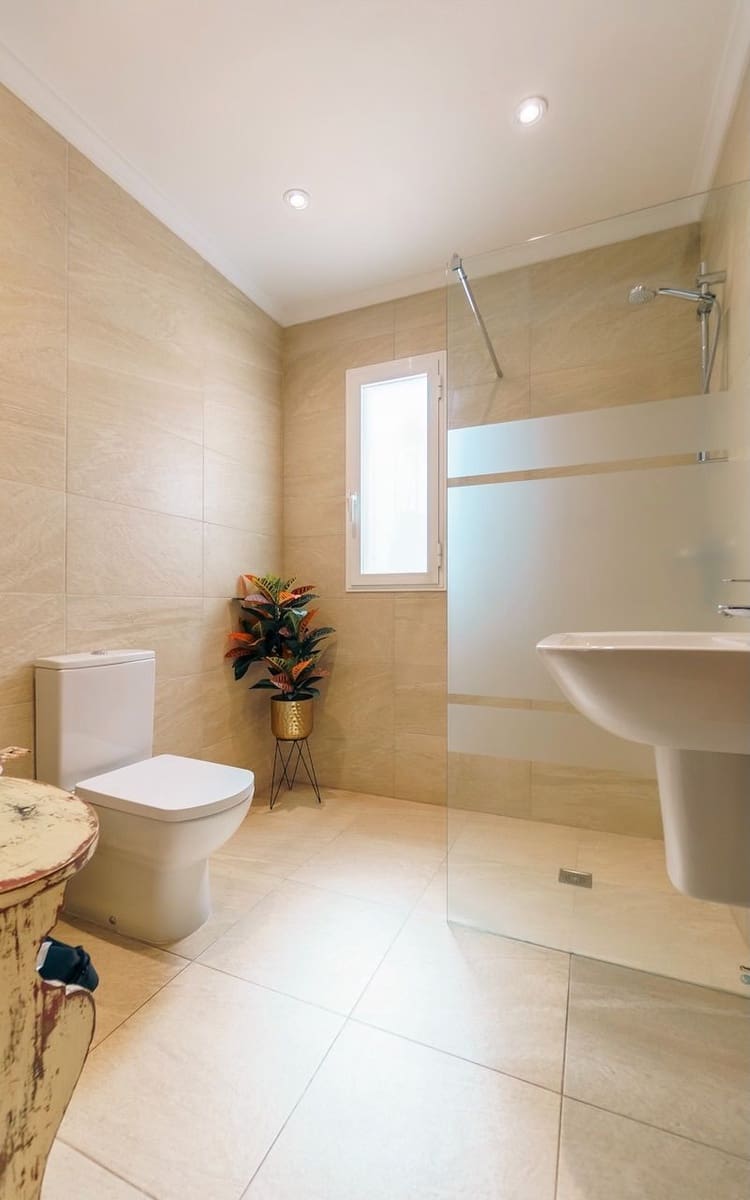 Chalet de 4 habitaciones en La Nucia en venta con piscina garaje - 569.000 € (Ref: 9064930)