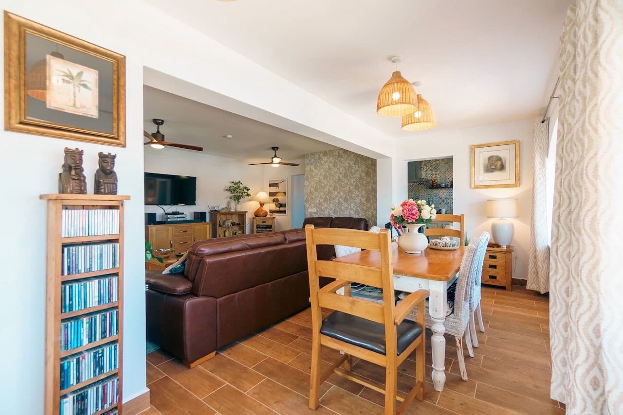 Chalet de 4 habitaciones en La Nucia en venta con piscina garaje - 569.000 € (Ref: 9064930)