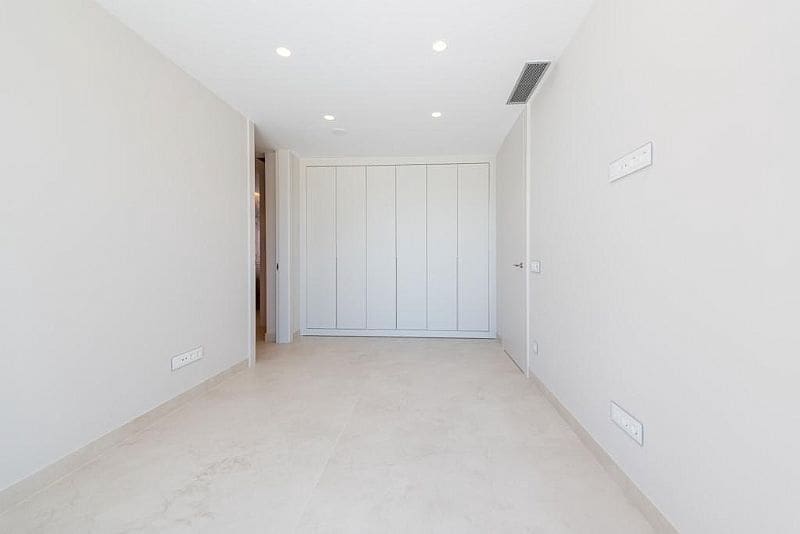 4 soverom Leilighet til salgs i Benidorm med svømmebasseng garasje - € 1 650 000 (Ref: 9108423)