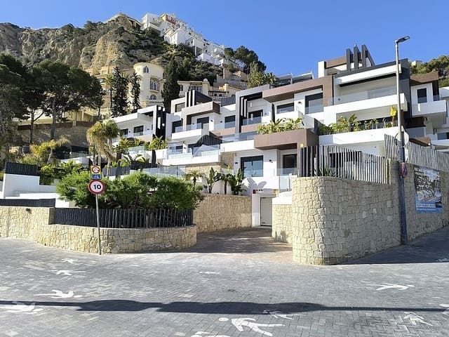 4 bedroom Apartment for sale in Playa Poniente, Benidorm with pool garage - € 1,650,000 (Ref: 9108423)