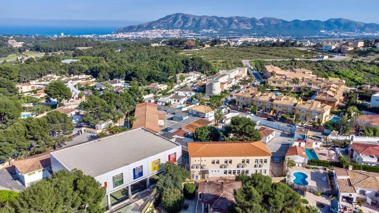 4 soveværelse Semi-Rækkehus til salg i Alfaz del Pi / L'Alfas del Pi med swimmingpool garage - € 398.000 (Ref: 9124633)