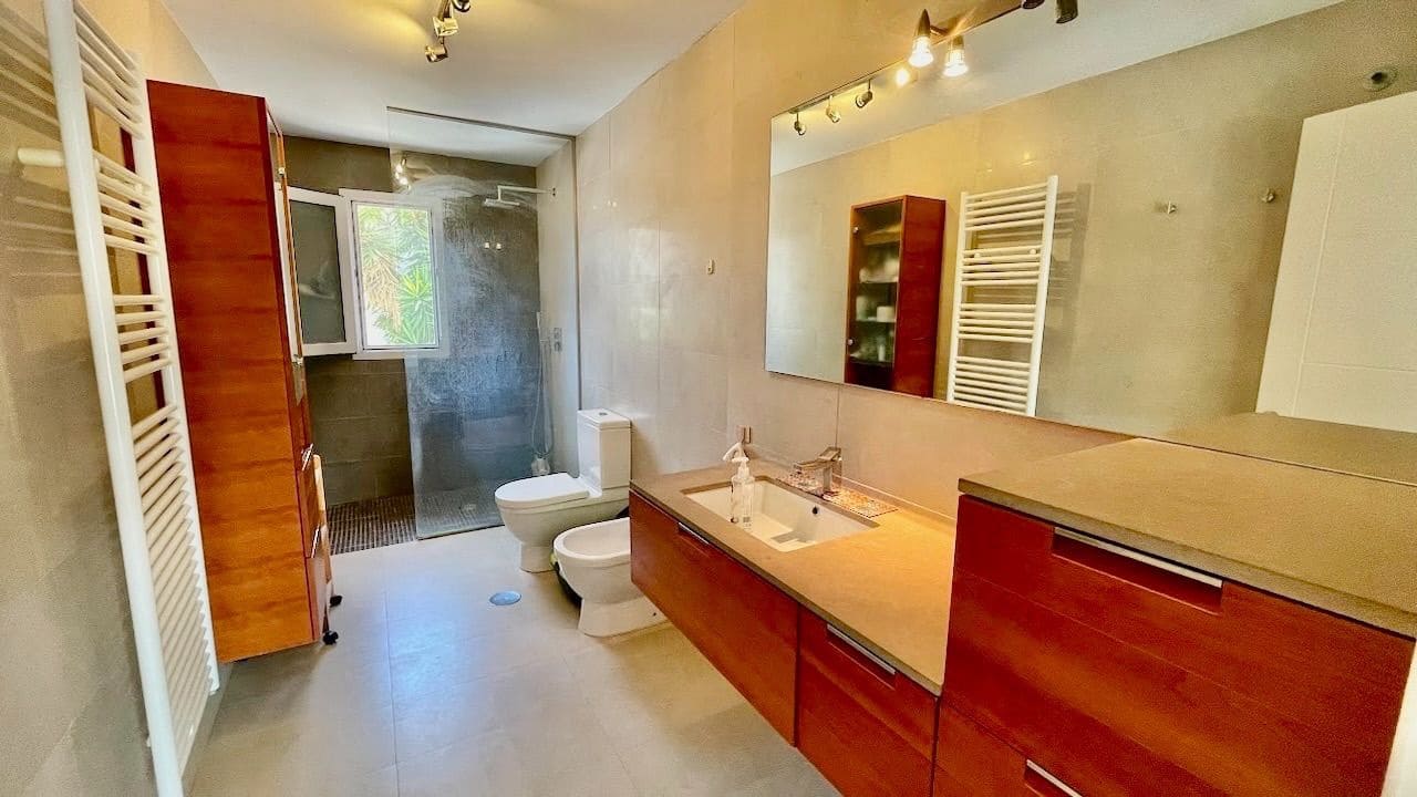 4 soveværelse Semi-Rækkehus til salg i Alfaz del Pi / L'Alfas del Pi med swimmingpool garage - € 398.000 (Ref: 9124633)