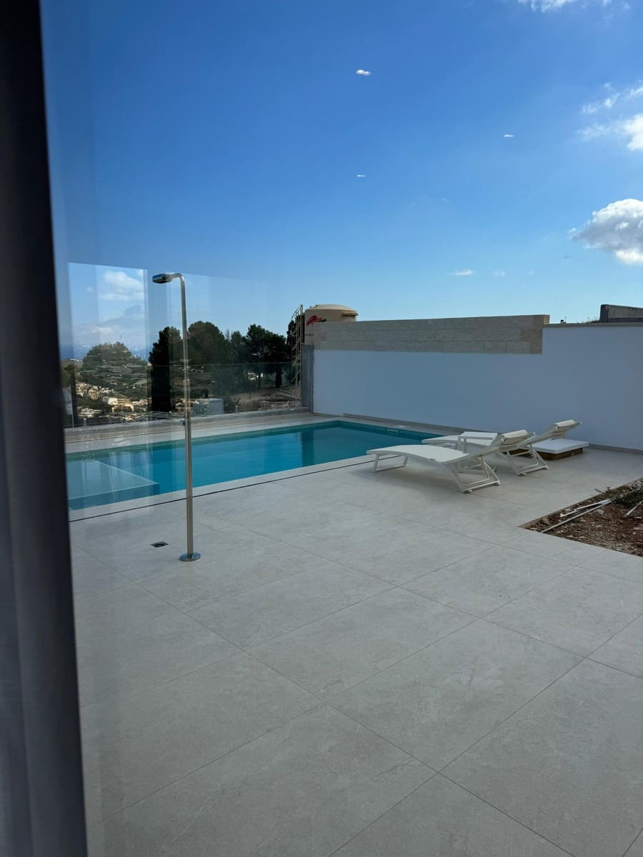 3 makuuhuone Huvila myytävänä paikassa Polop mukana uima-altaan 
autotalli - 689 000 € (Ref: 9169319)