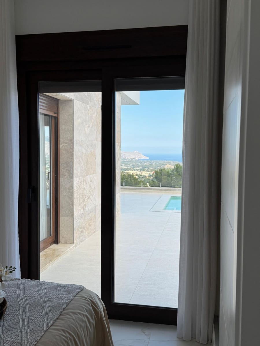 3 makuuhuone Huvila myytävänä paikassa Polop mukana uima-altaan 
autotalli - 689 000 € (Ref: 9169319)