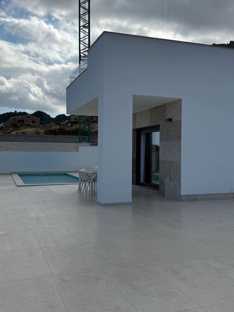 3 makuuhuone Huvila myytävänä paikassa Polop mukana uima-altaan 
autotalli - 689 000 € (Ref: 9169319)