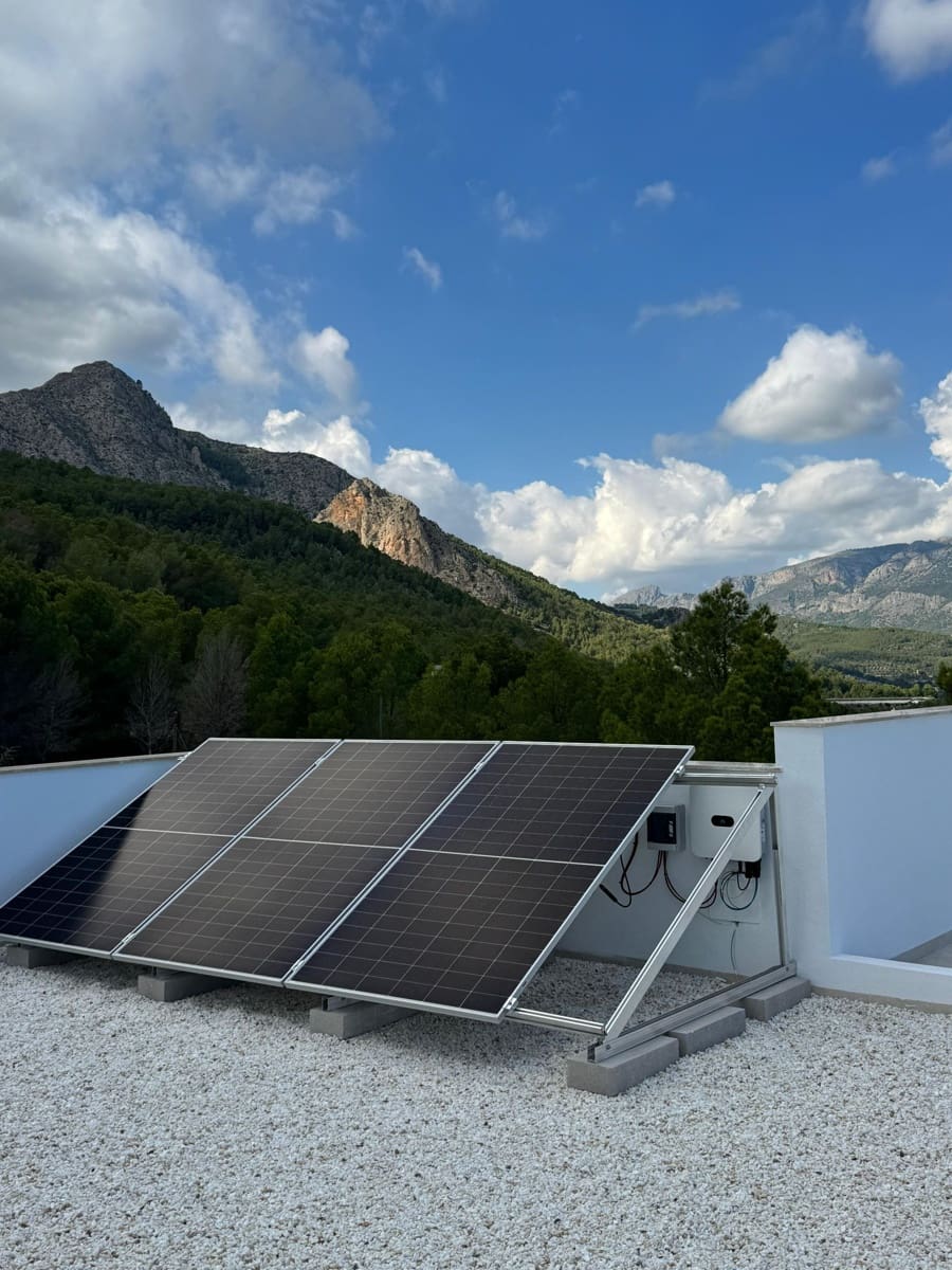 3 makuuhuone Huvila myytävänä paikassa Polop mukana uima-altaan 
autotalli - 689 000 € (Ref: 9169319)