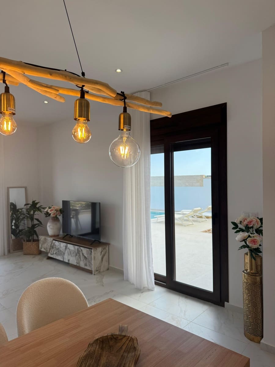 Chalet de 3 habitaciones en Polop en venta con piscina - 649.000 € (Ref: 9169319)