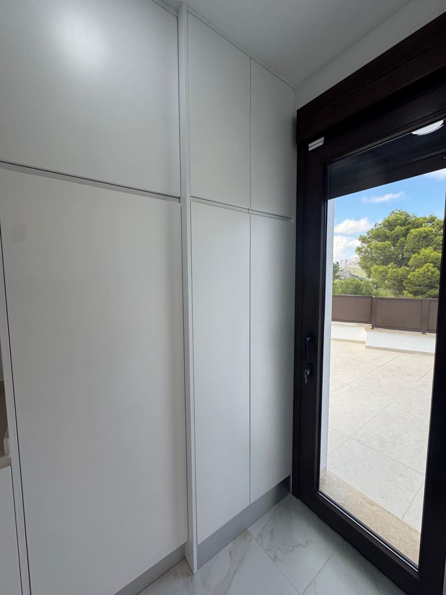 Chalet de 3 habitaciones en Polop en venta con piscina - 649.000 € (Ref: 9169319)