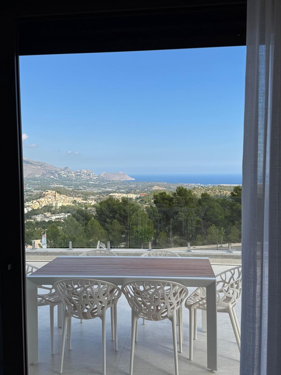 Chalet de 3 habitaciones en Polop en venta con piscina - 649.000 € (Ref: 9169319)