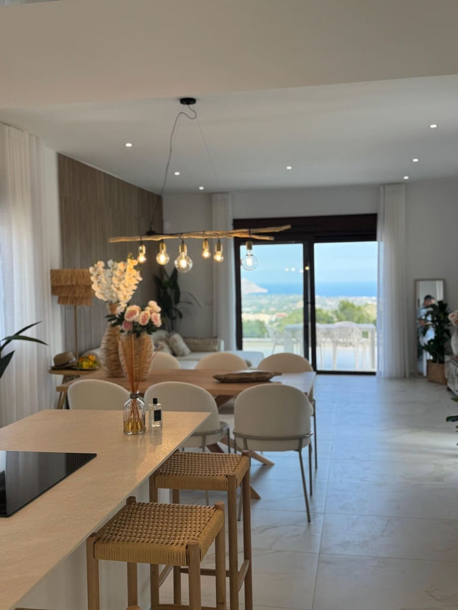 Chalet de 3 habitaciones en Polop en venta con piscina - 649.000 € (Ref: 9169319)