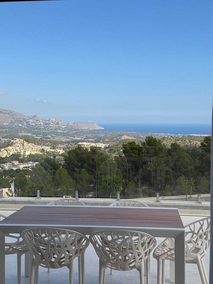 Chalet de 3 habitaciones en Polop en venta con piscina - 649.000 € (Ref: 9169319)