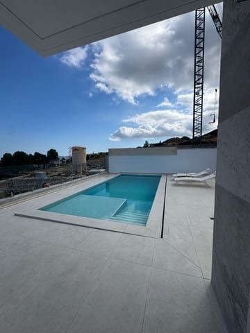 Chalet de 3 habitaciones en Polop en venta con piscina - 649.000 € (Ref: 9169319)