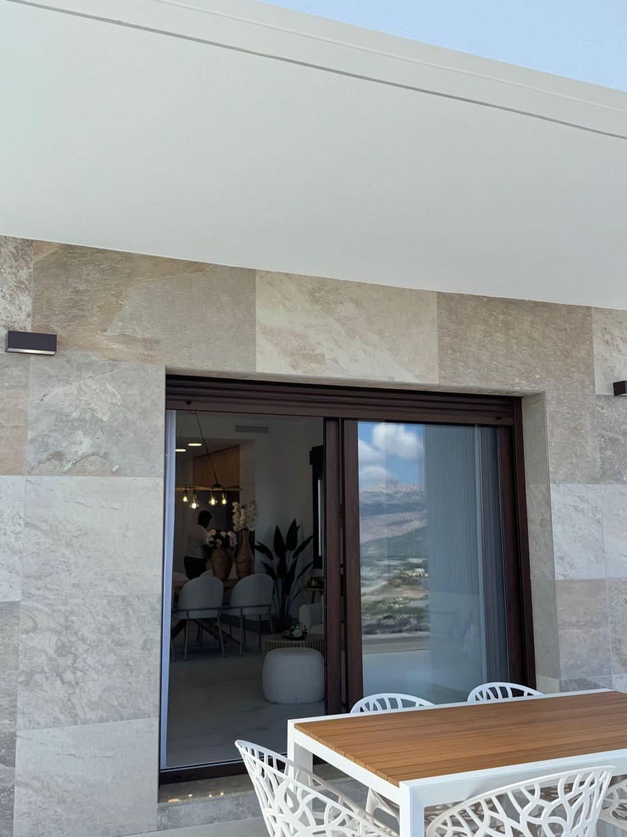 Chalet de 3 habitaciones en Polop en venta con piscina - 649.000 € (Ref: 9169319)