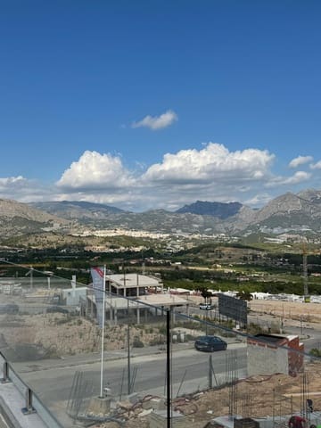 Chalet de 3 habitaciones en Polop en venta con piscina - 649.000 € (Ref: 9169319)